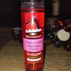 Bath & Body Works Strawberry Pound Cake Mist